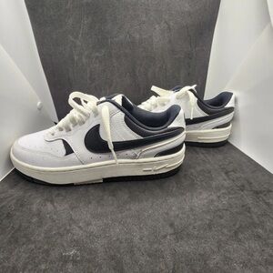 Nike GAMMA FORCE Women's WHITE/BLACK Athletic Sneaker Size 9 Shoes
